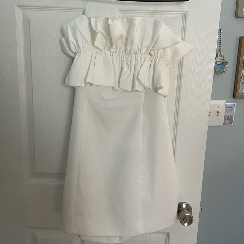 Vestique Strapless White Dress